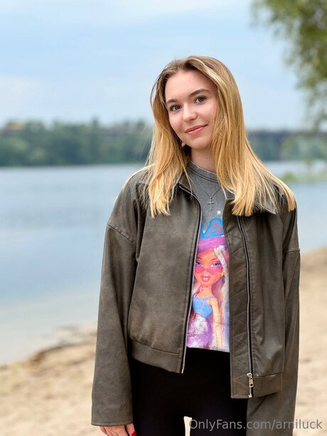 Arniluck pornographic star photos