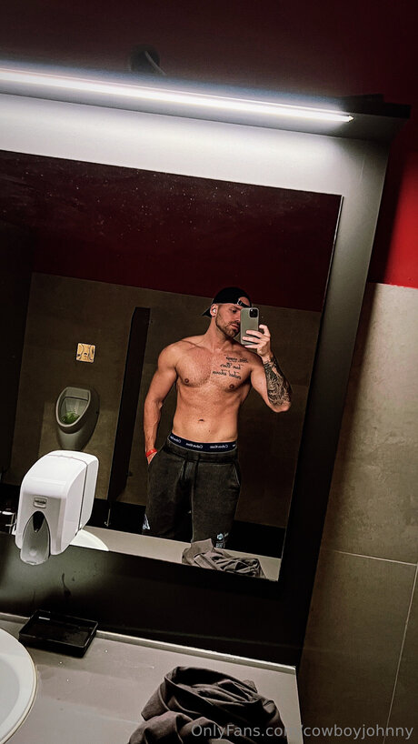 Cowboyjohnny hd model pic