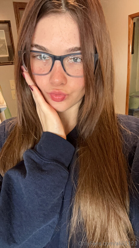 Aliii1123 art pornstar galleries