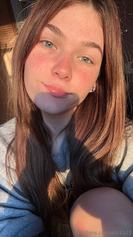 Aliii1123 sexy star photos