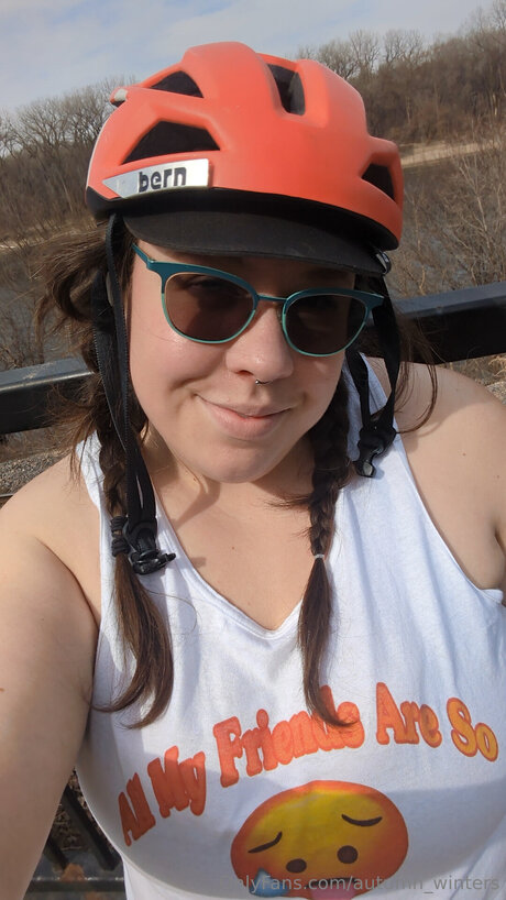 Autumn Winters nice model img