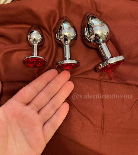 Valentinestoyoufree pornstar art pictures