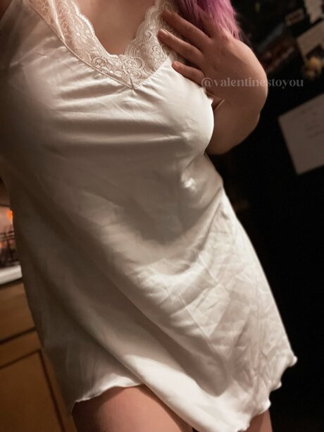 Valentinestoyoufree hot actress images