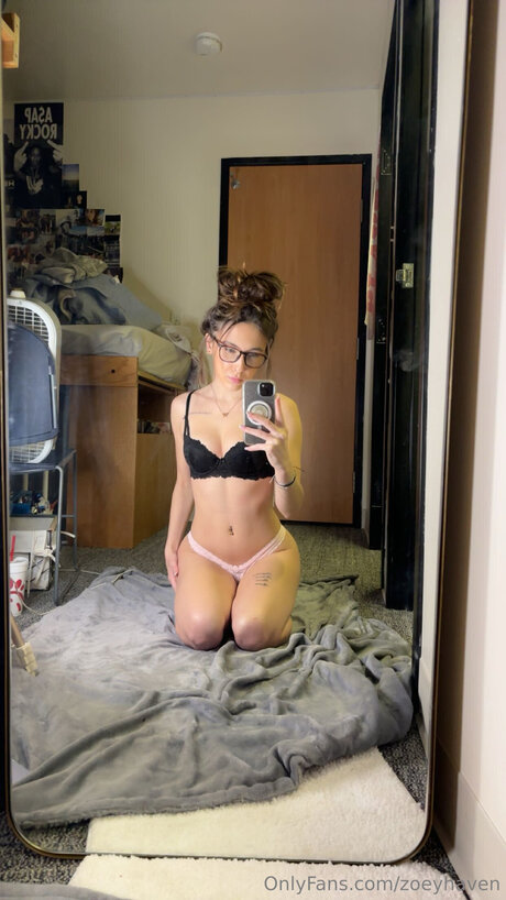 Zoeyhaven pretty pornstar galleries