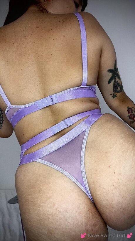 Gingersweetgirl nude model archive