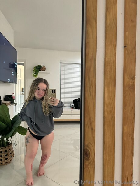 Elliespokes hot model picture