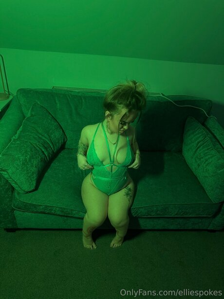 Elliespokes hot actress photos