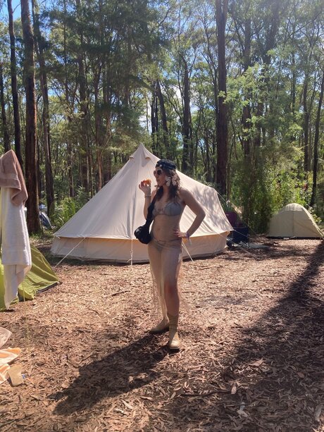 Helloeloise model naked image