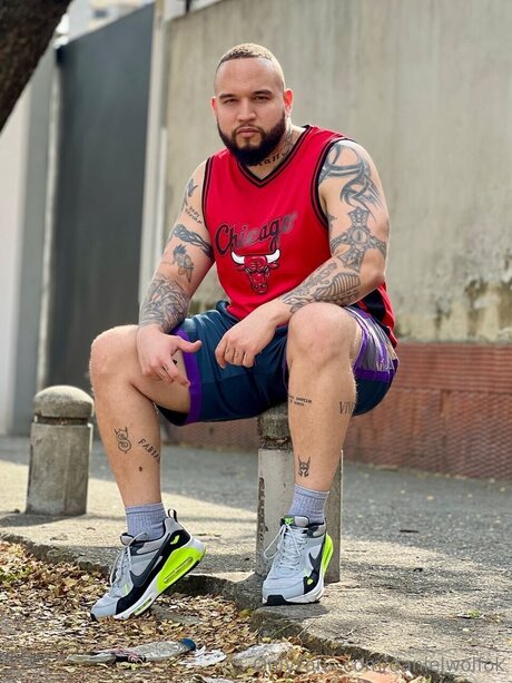 Danielwolfok top star photo