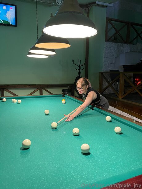 Pixie Joy nudes actress photos