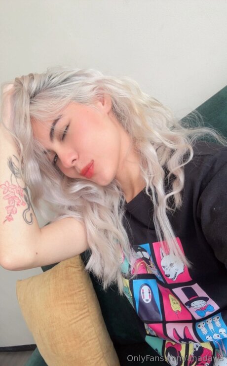 Anadavis exclusive model photo