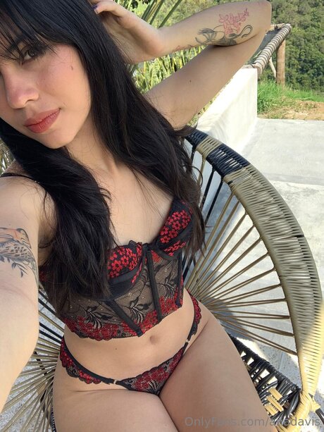 Anadavis pretty actress photo