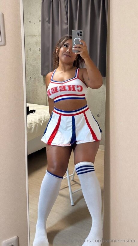 Jannieeasiaa nice actress picture