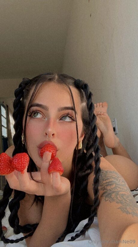 Danine09 sex star photo