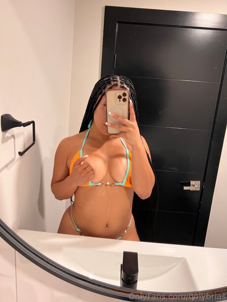 Brialor3n pornstar nudes photo