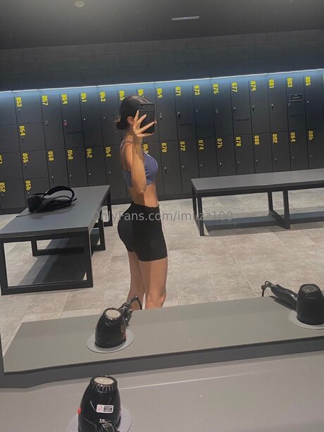 Imlizz100 model free photo