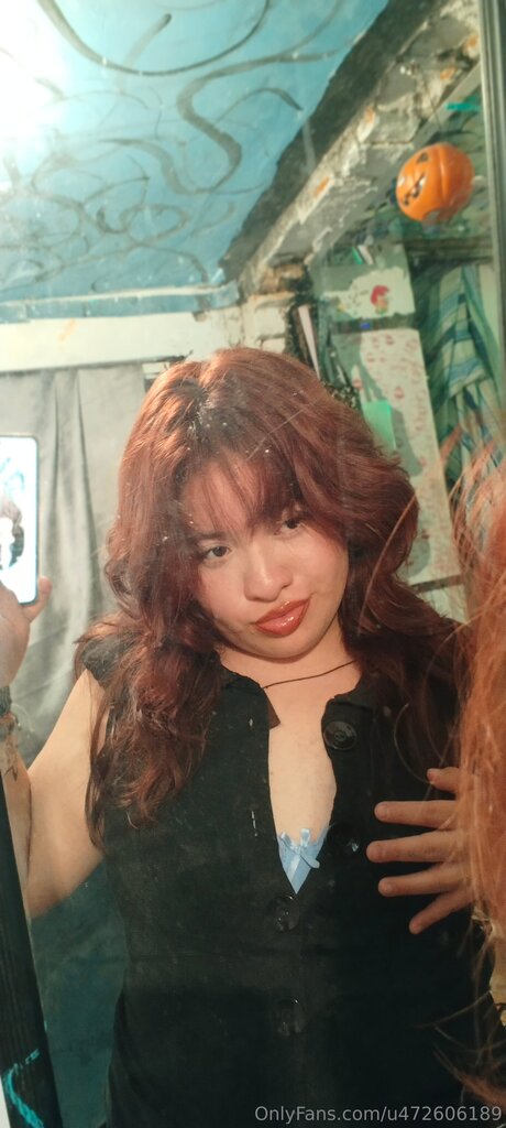 U472606189 model nude image