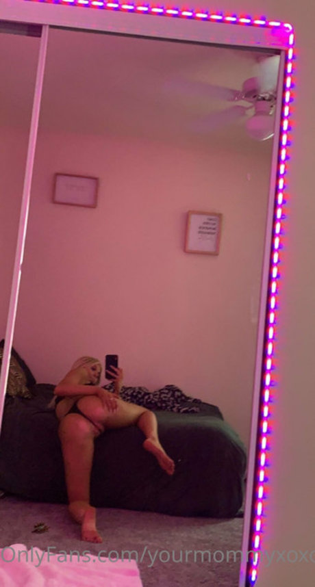 yourmommyxoxo free actress image