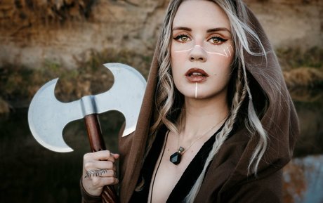 Piper CJ hot actress pic