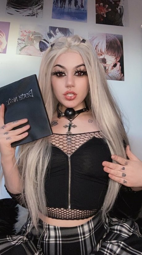 Wornnout naked star pics