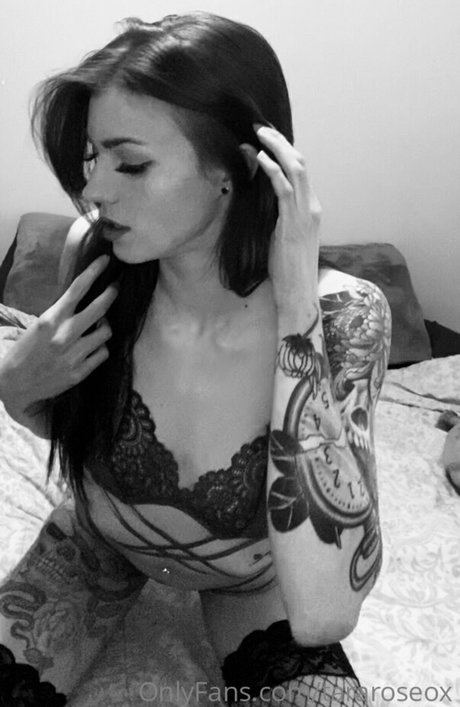 Tara Rose_ star free pic