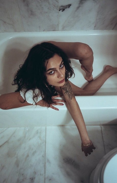 Itshades naked pornstar galleries