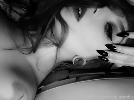 Glam Suicide model high quality galleries