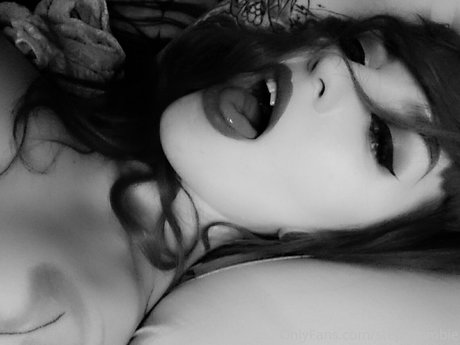 Glam Suicide star pornographic image