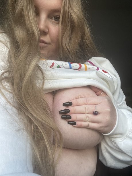 Emily Kate hot model pics