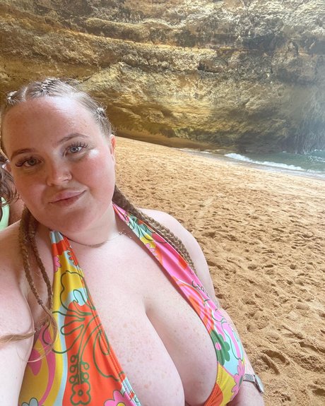 Emily Kate model free photos