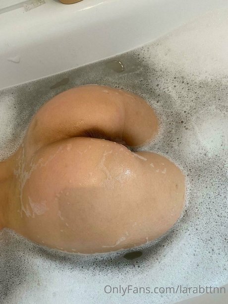 Lara Buttner beautiful star image