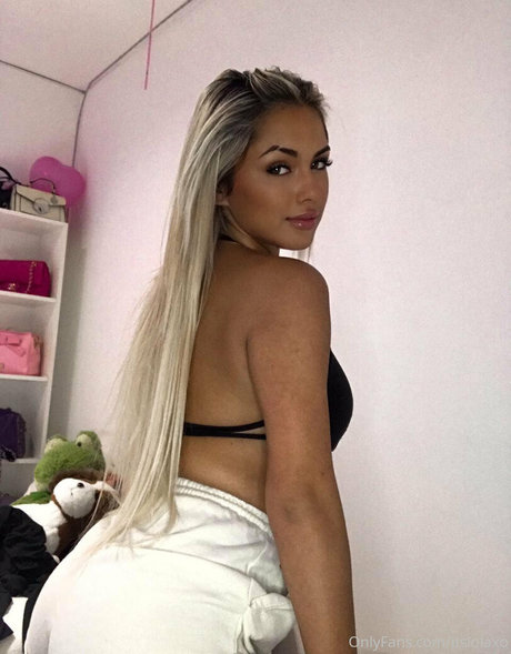 itslolaxo erotic actress picture