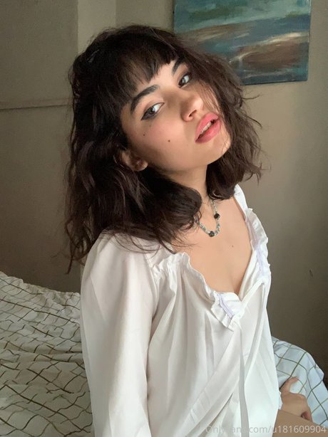 Diana Kitty pretty actress images