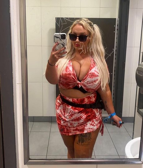 Kyleigh Schulz star art photos