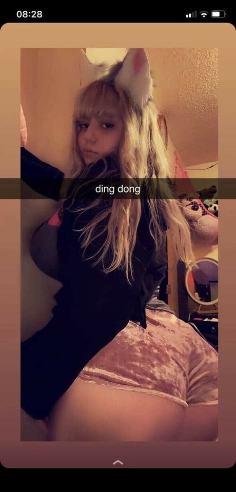 Chewys melons naked star img