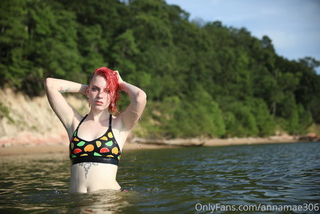 annamae306 erotic actress photo