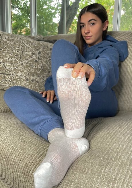 Daphsilksoles model perfect pic