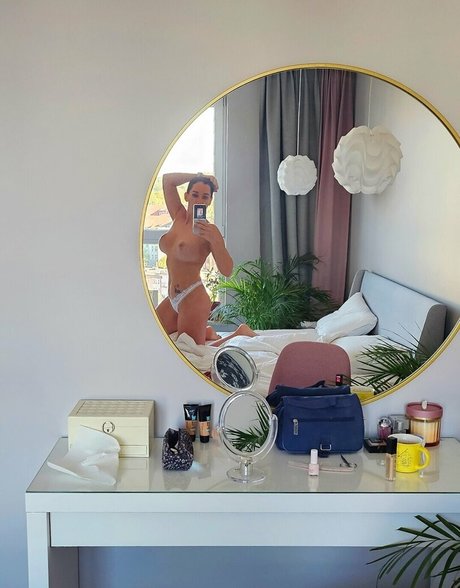 Hot Mommy star hd galleries