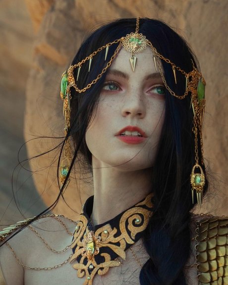 Emily O dette exclusive star archive