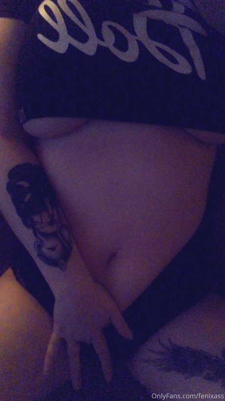 fenixass model nude photos