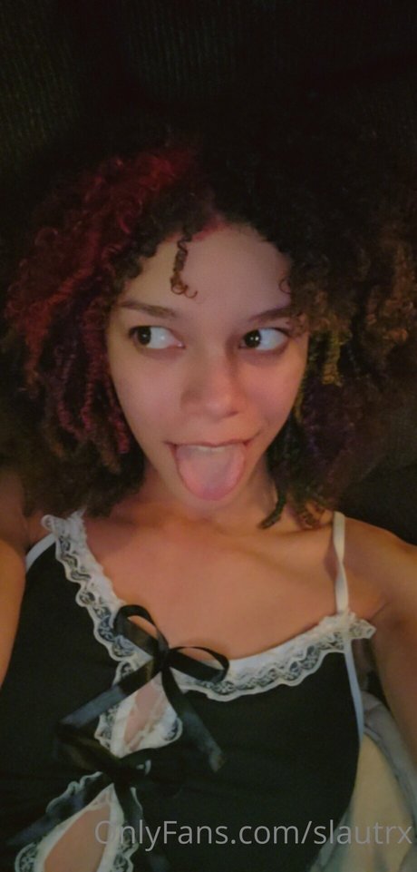 slautrx exclusive model photo