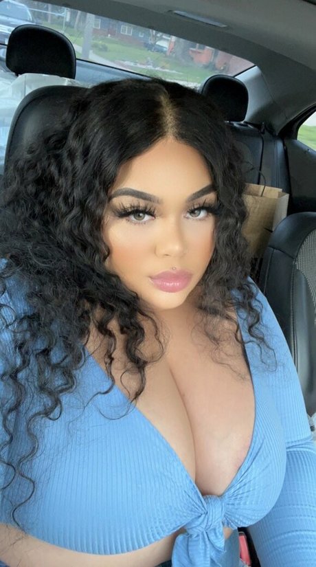 honeyytheeater model sexy photo