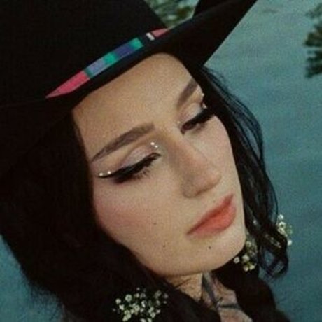 Emma Vauxdevil high quality model picture