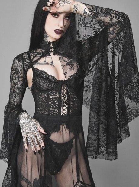 Emma Vauxdevil art pornstar pics