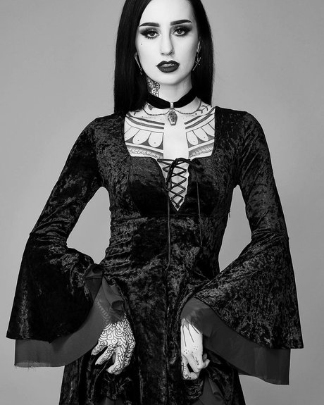 Emma Vauxdevil star nude pics