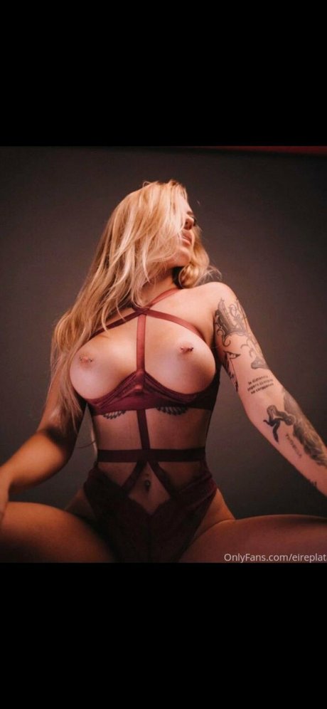 Eireplata model adult pic