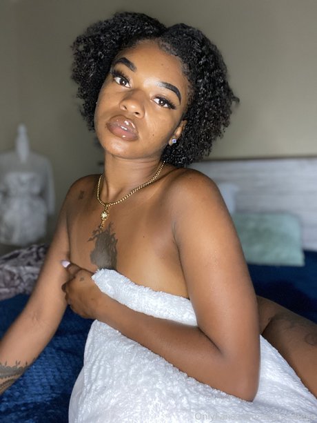 She go sex star image