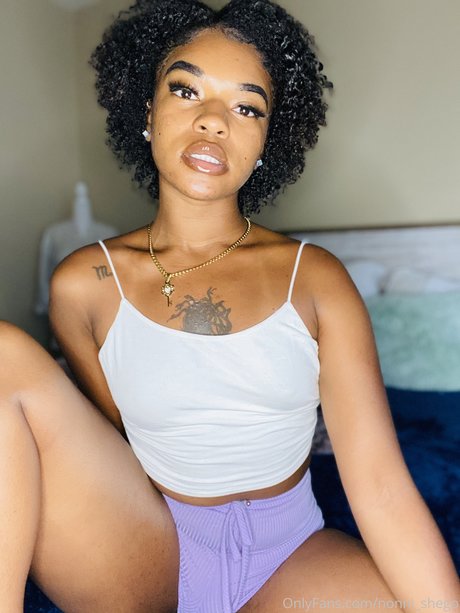 She go nice actress pic