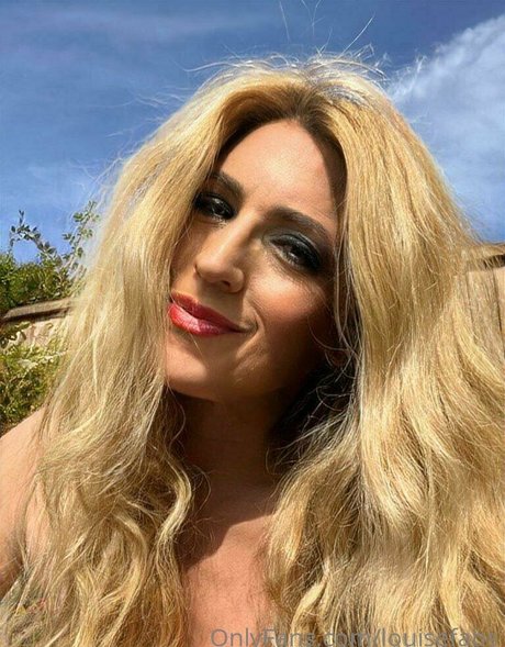 louisefabs pornstar perfect pics