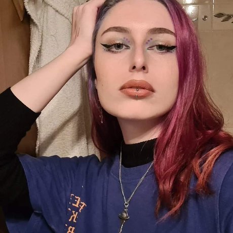 VelNick naked actress pic